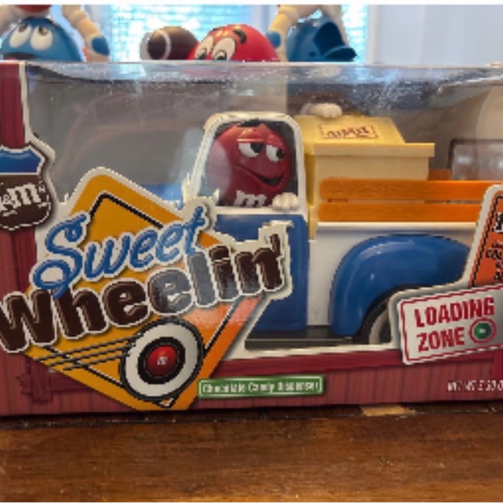 M&M's Sweet Wheelin' Toy Truck - Blue and Cream